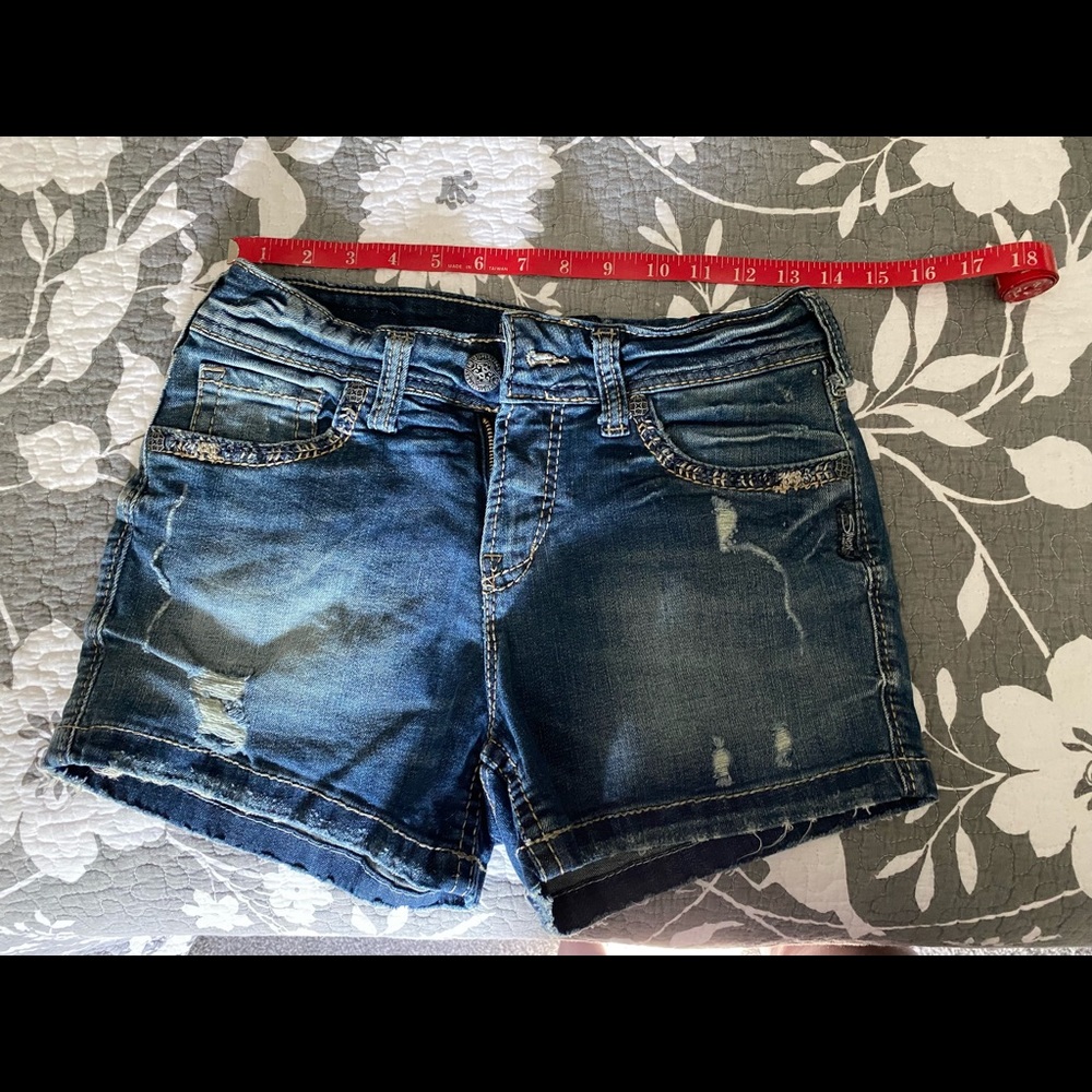 Silver Suki Jean Shorts, Size 28, EUC